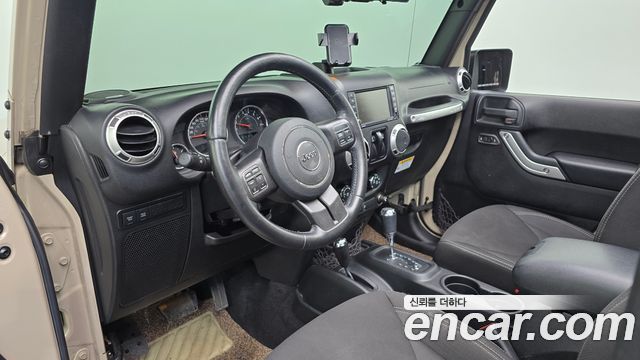 Jeep Wrangler — interior