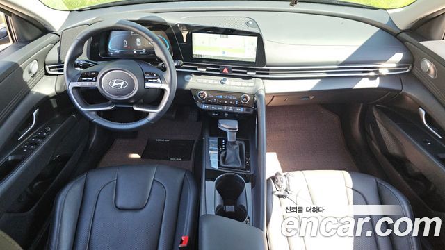 Hyundai Avante — interior