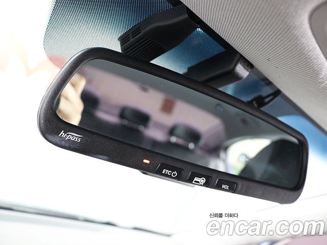 Hyundai Avante — interior