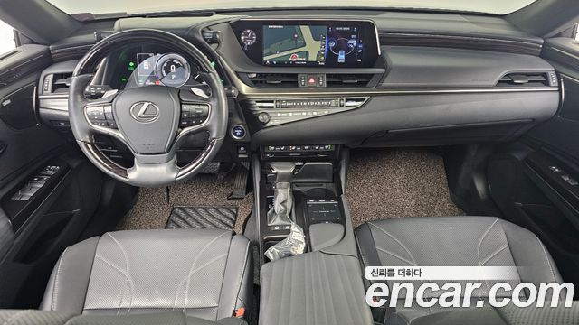 Lexus ES — interior