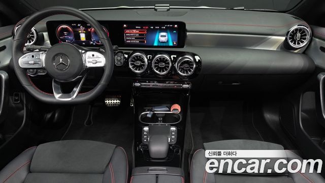 Mercedes-Benz CLA-Class — interior