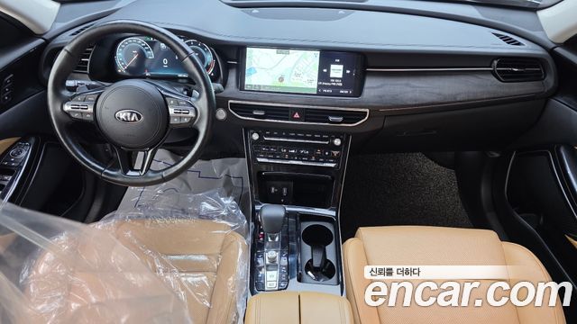 Kia K7 — interior