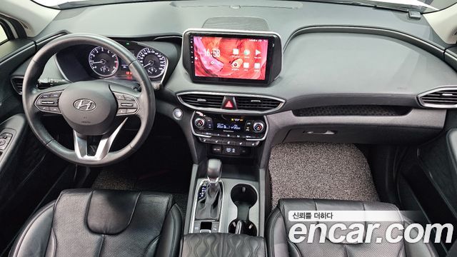 Hyundai Santa Fe — interior