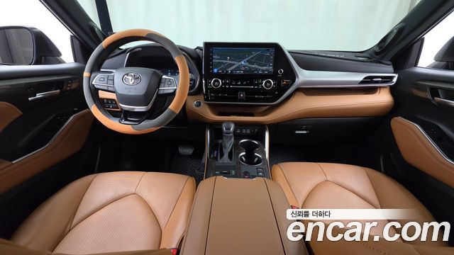 Toyota Highlander — interior