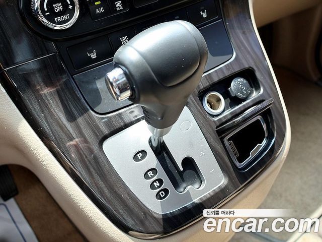 Kia Carnival — interior