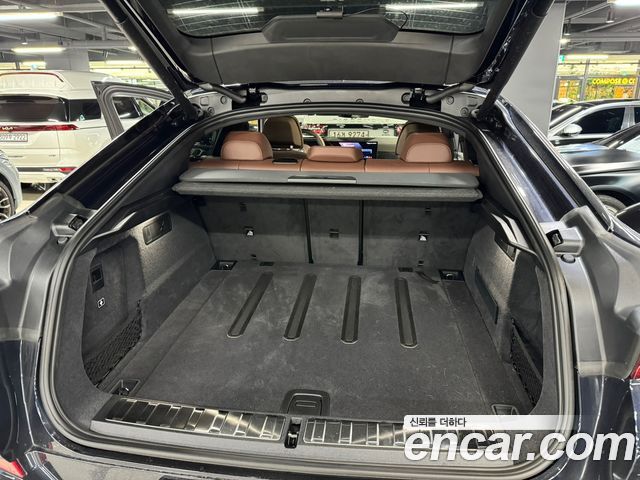 BMW X6 — interior