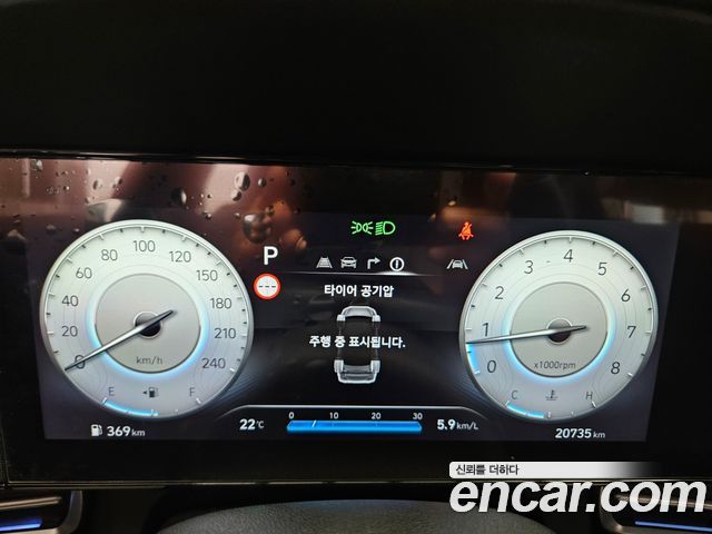 Hyundai Avante — interior