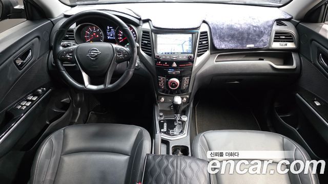 KG Mobility Tivoli — interior