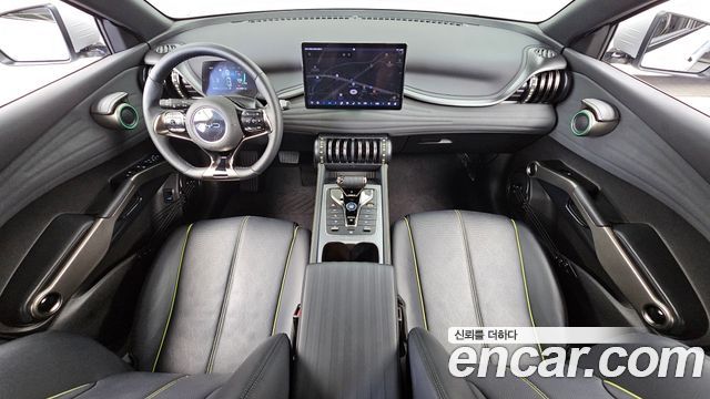 BYD Atto 3 — interior