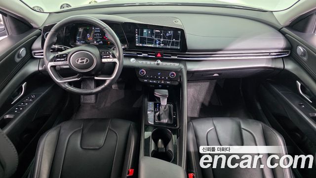 Hyundai Avante — interior
