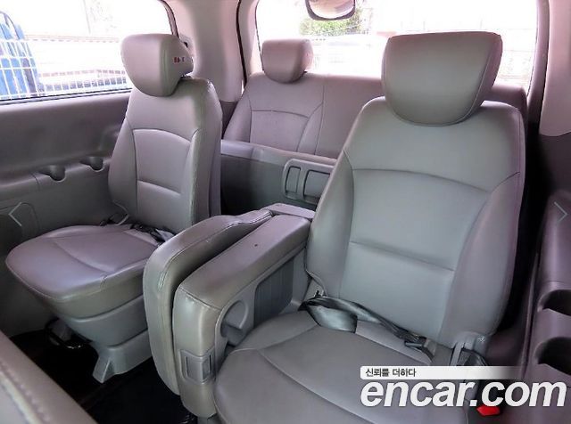 Hyundai Starex — interior