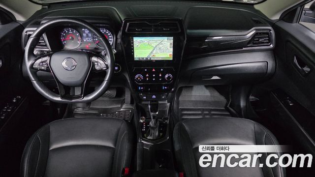 KG Mobility Tivoli — interior