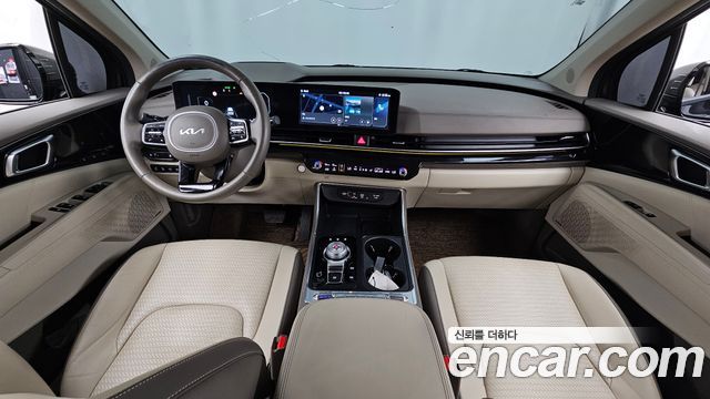 Kia Carnival — interior