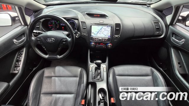 Kia K3 — interior
