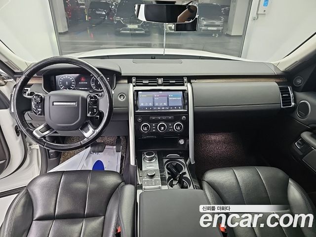 Land Rover Discovery — interior