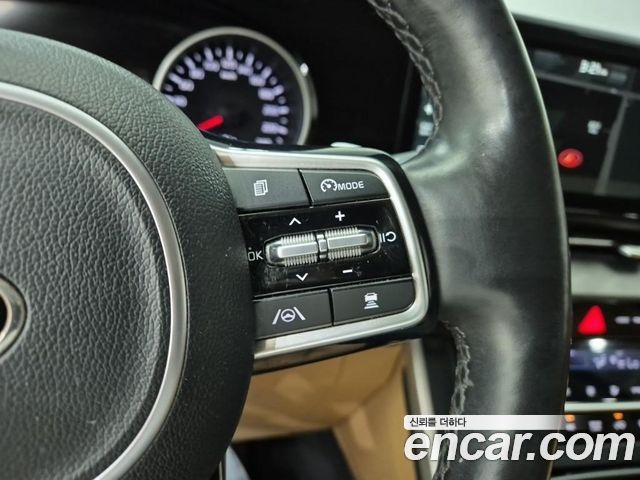 Kia Carnival — interior