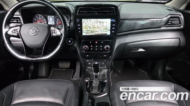 KG Mobility Tivoli — interior