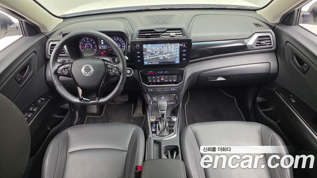 KG Mobility Tivoli — interior