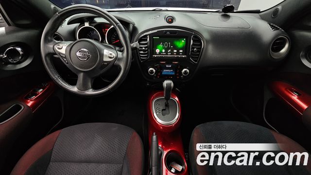 Nissan Juke — interior