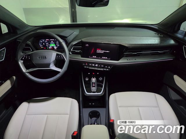 Audi Q4 e-tron — interior