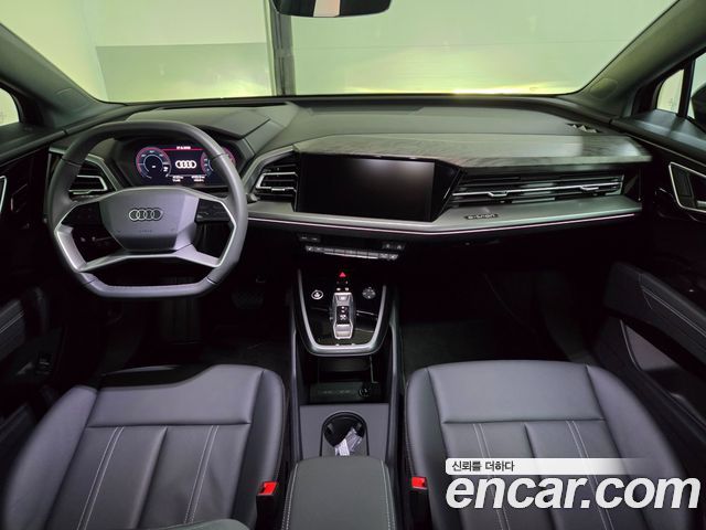 Audi Q4 e-tron — interior
