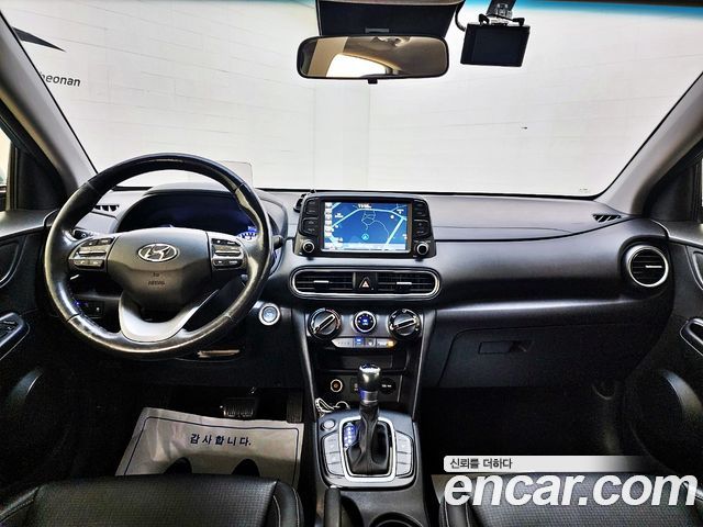 Hyundai Kona — interior