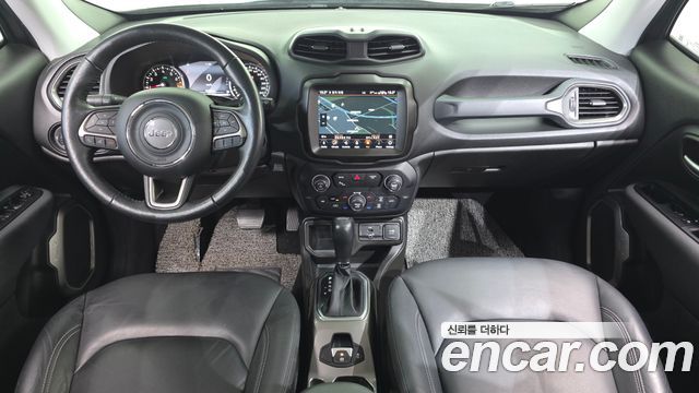 Jeep Renegade — interior