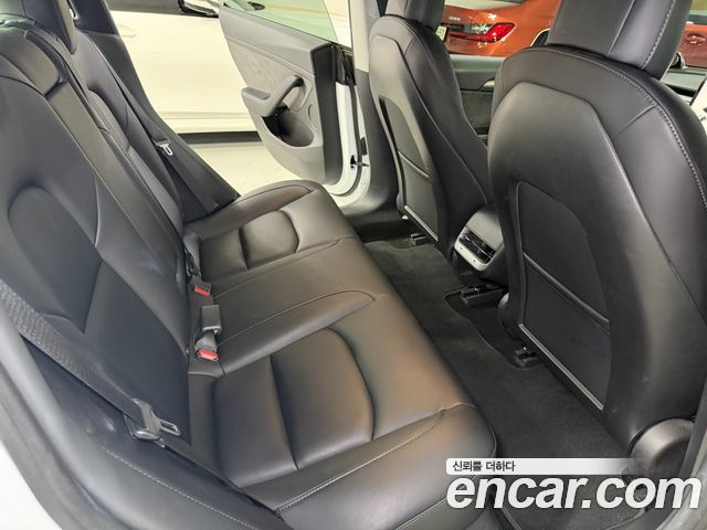 Tesla Model 3 — interior