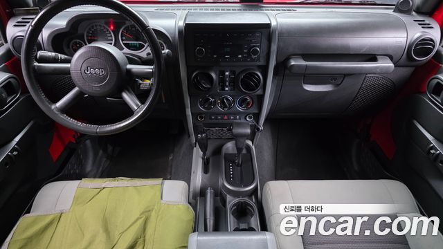 Jeep Wrangler — interior