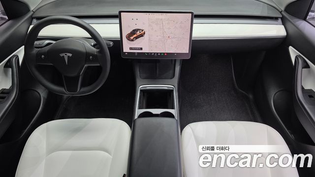 Tesla Model Y — interior