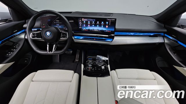 BMW i5 — interior