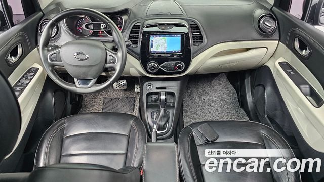 Renault Korea QM3 — interior