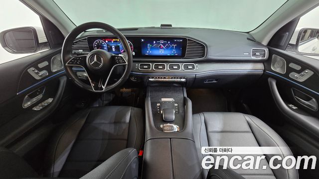 Mercedes-Benz GLE-Class — interior