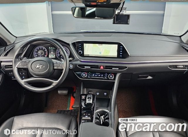 Hyundai Sonata — interior
