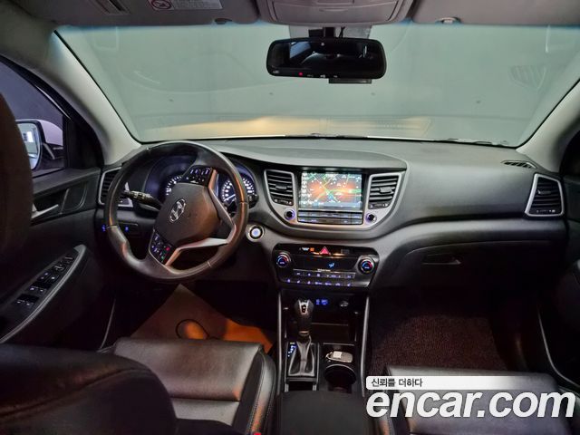 Hyundai Tucson — interior