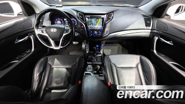 Hyundai i40 — interior