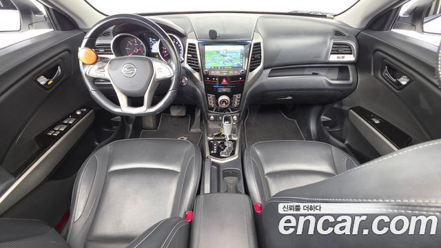 KG Mobility Tivoli — interior