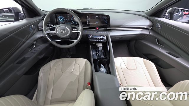 Hyundai Avante — interior