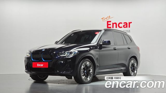 BMW iX3 — exterior