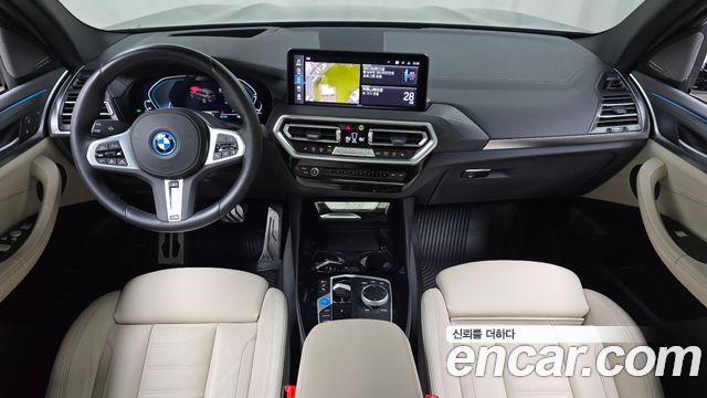 BMW iX3 — interior