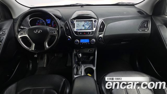 Hyundai Tucson — interior