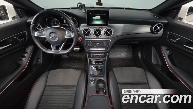 Mercedes-Benz CLA-Class — interior