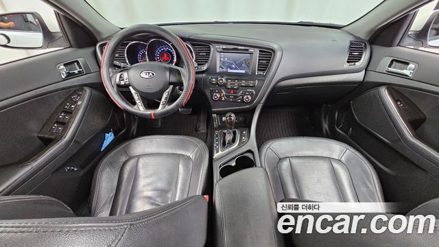 Kia K5 — interior