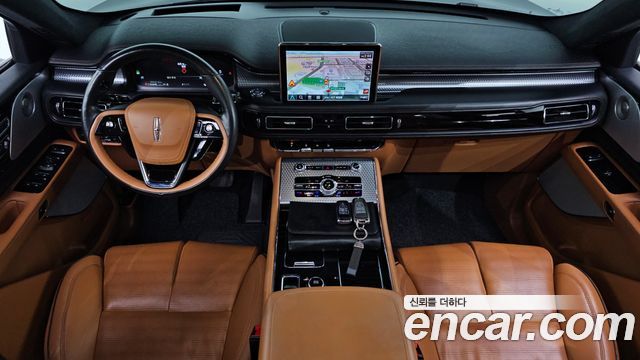 Lincoln Aviator — interior