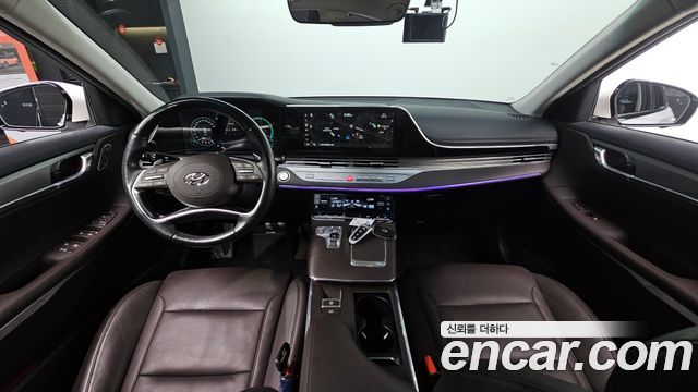Hyundai Grandeur — interior
