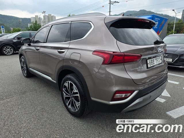 Hyundai Santa Fe — interior