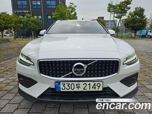 Volvo V60 — exterior