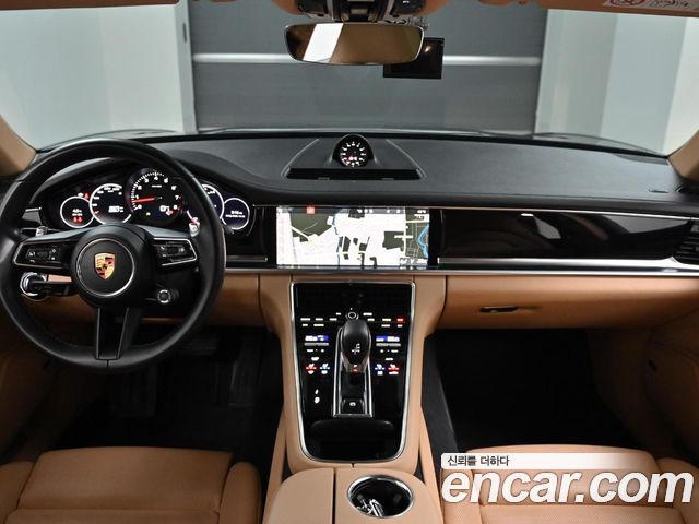 Porsche Panamera — interior