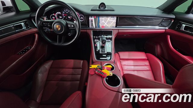 Porsche Panamera — interior