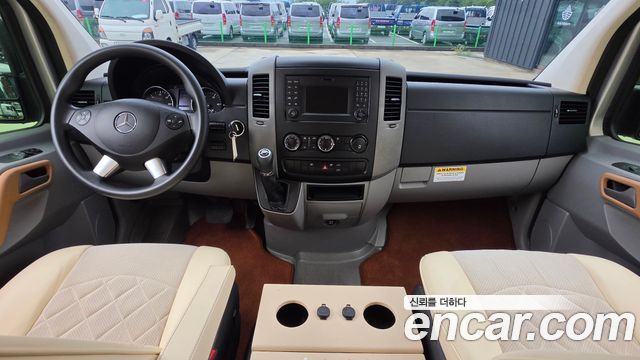 Mercedes-Benz Sprinter — interior